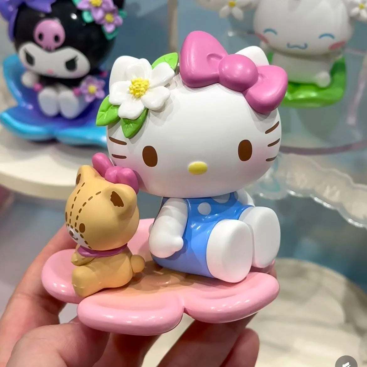 Sanrio Family Floral Series Blind Box Hello Kitty Figurine, Cute Ornaments, Dolls, Little Gifts for Girls